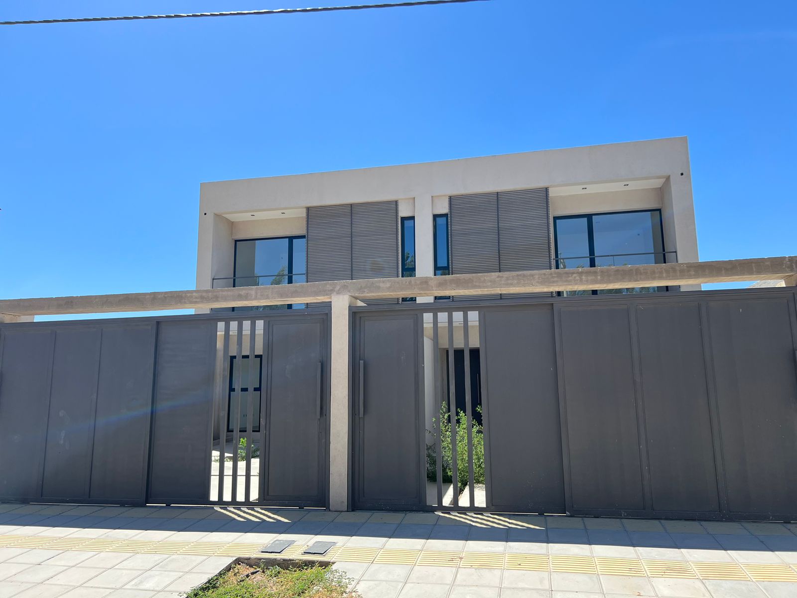 Duplex de 3 dormitorios a Estrenar, en  Venta Br Tierra Mansa , Centenario